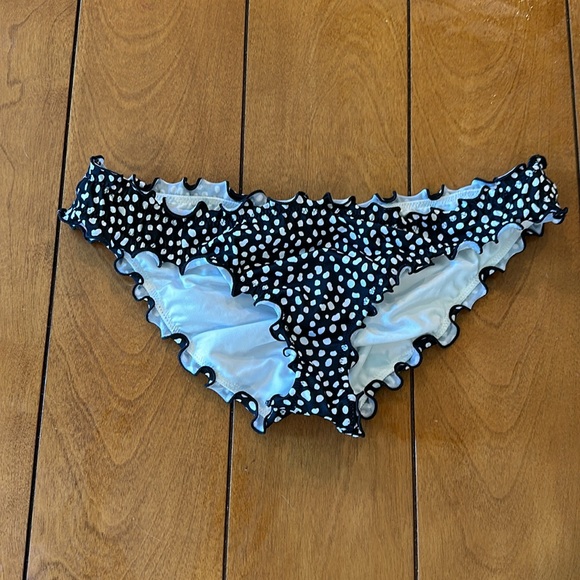 Victoria’s Secret Ultimate Convertible Bikini Set - Picture 2 of 7